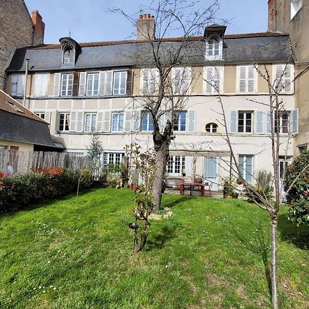 La Cour Du Chateau La Charité-sur-Loire Exteriér fotografie