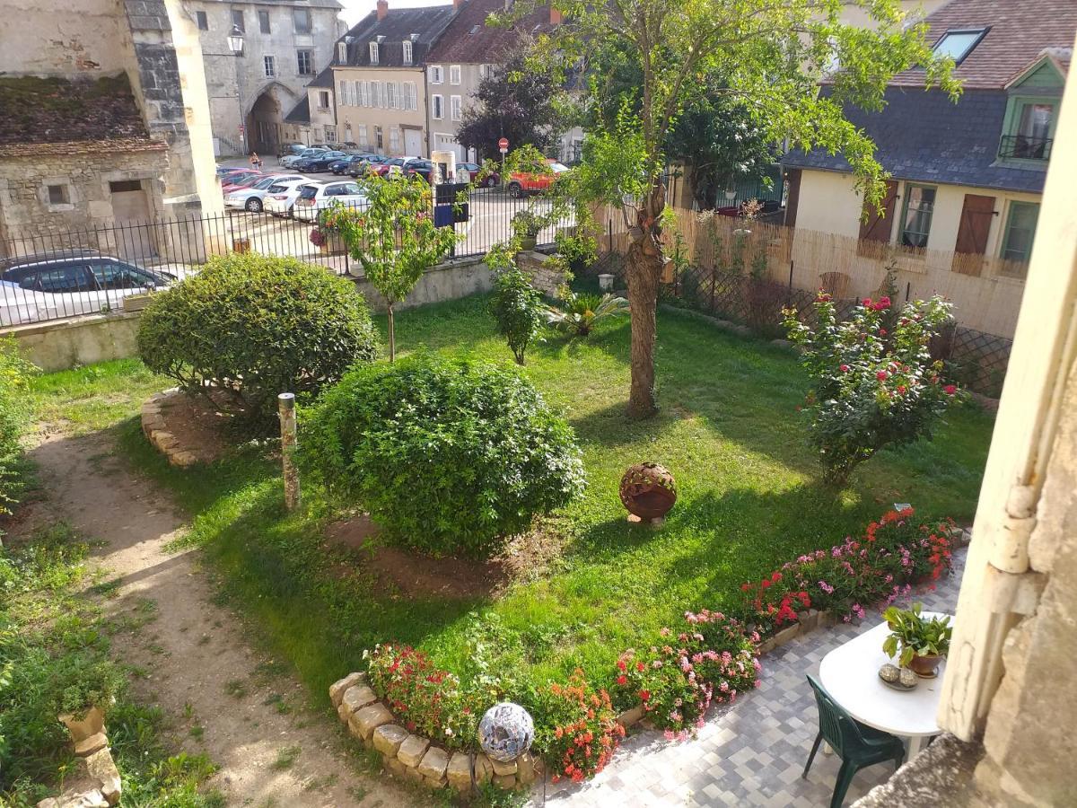 La Cour Du Chateau La Charité-sur-Loire Exteriér fotografie