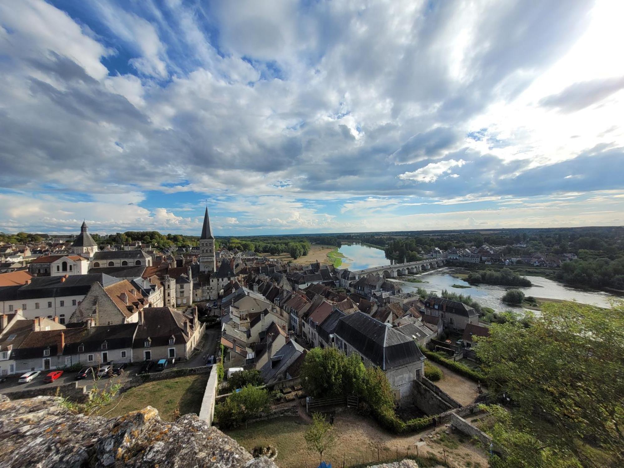 La Cour Du Chateau La Charité-sur-Loire Exteriér fotografie