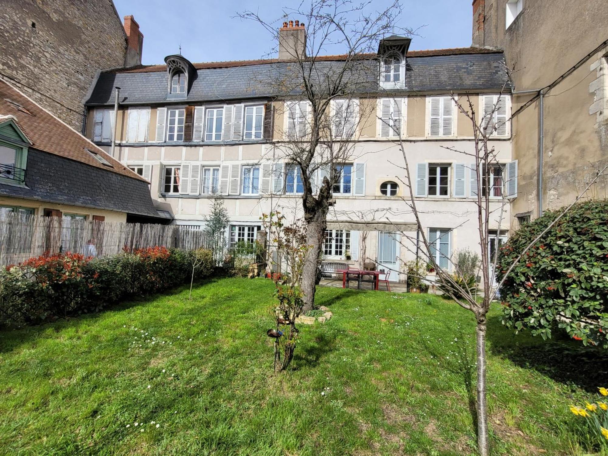 La Cour Du Chateau La Charité-sur-Loire Exteriér fotografie